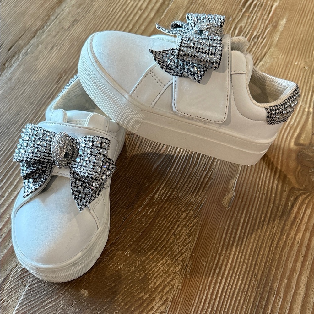 Kurt Geiger London Kids Mini Laney leather Crystal encrusted bow w eagle